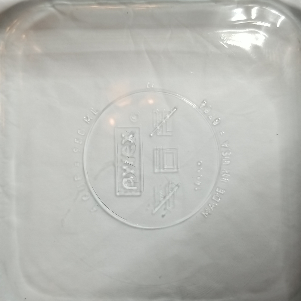 Pyrex casseroles - Picture 2 of 3